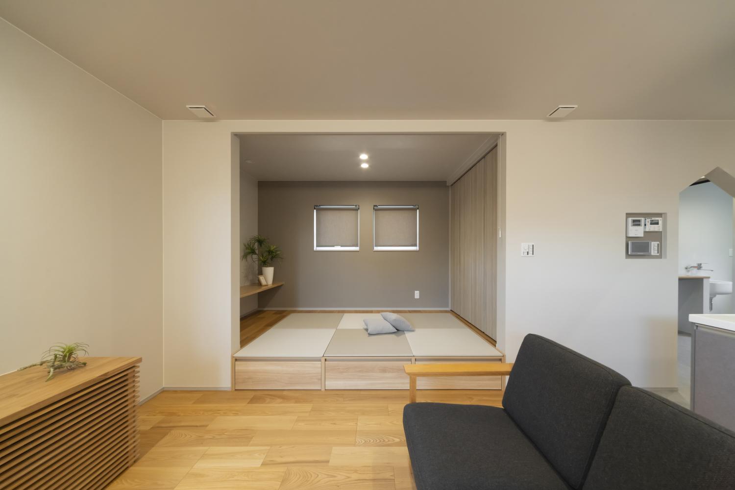 木のぬくもりとグレージュの品格が調和した住まい