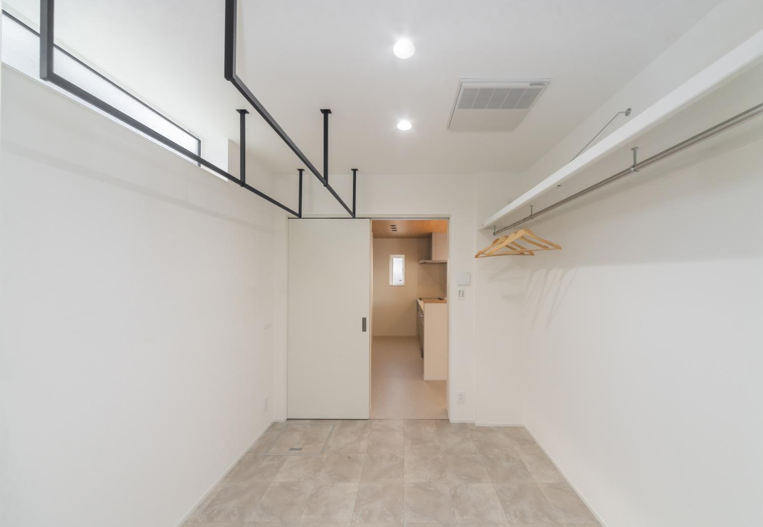洗って、干して、しまうがこの空間で完結。