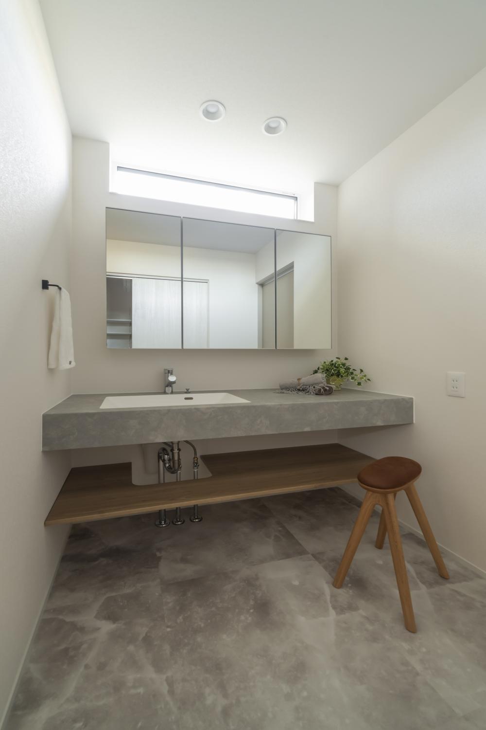 和の空気をまとうモダンハウス