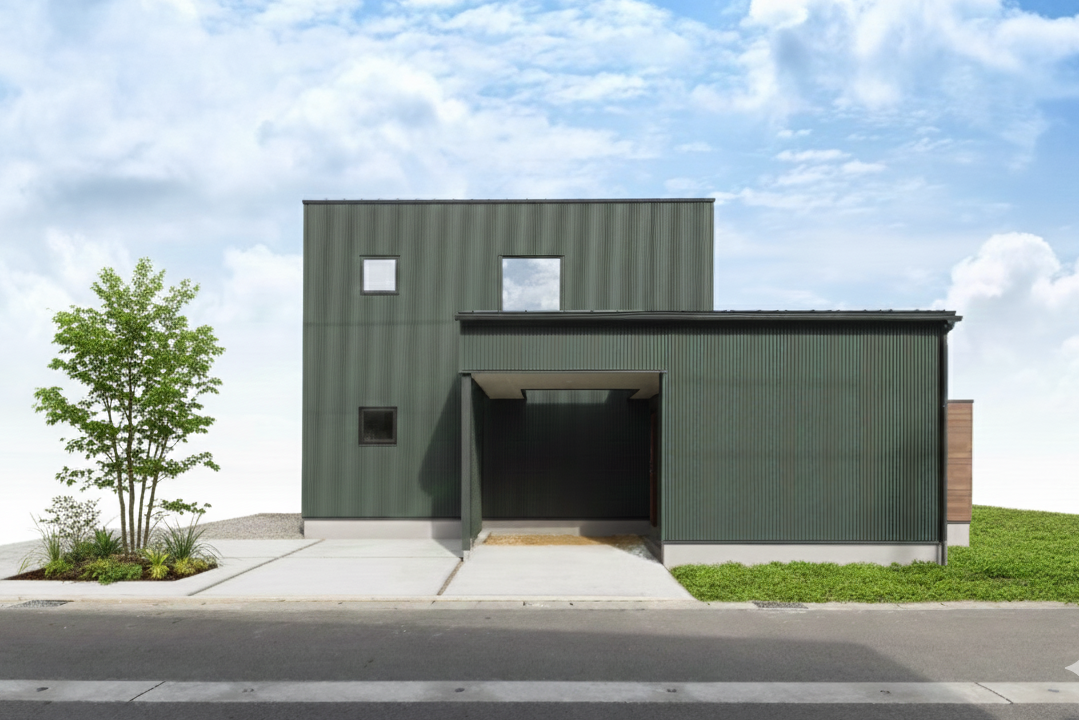 プライバシーが守られた、15帖の囲い庭がある家